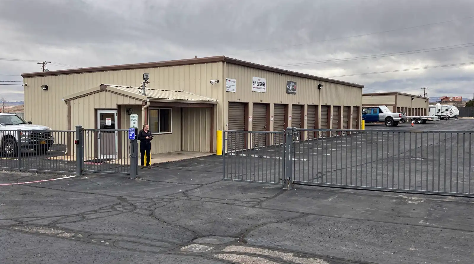 Monarch Storage offers solutions for household items from large furniture to seasonal decorations with various